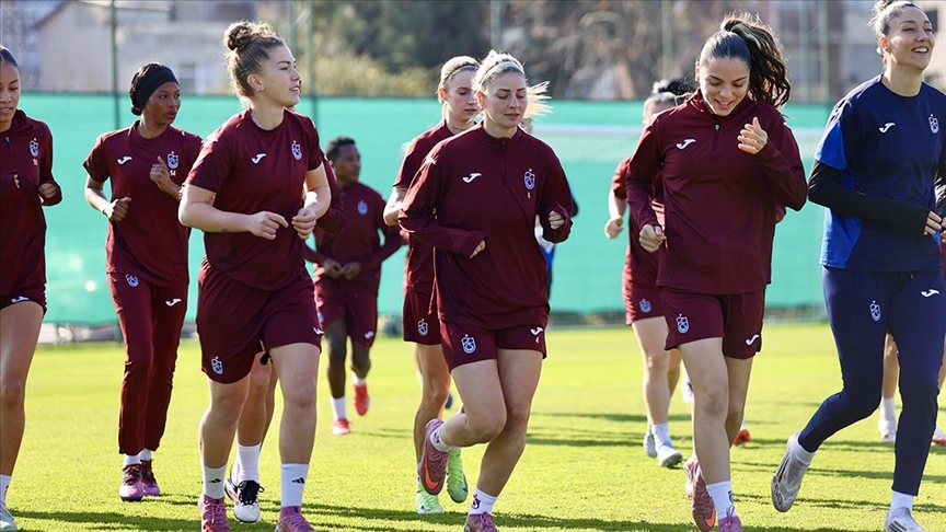 Trabzonspor kadın futbol takımı şampiyonluk hedefliyor