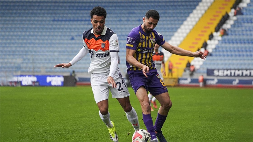 RAMS Başakşehir, deplasmanda ikas Eyüpspor'u 2-1 yendi