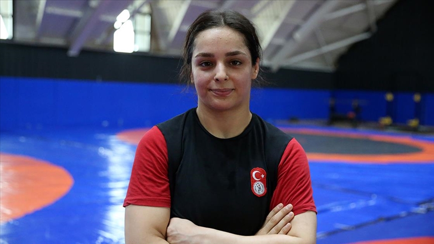 Milli güreşçi Tuba Demir, 23 yaş altında Avrupa 3'üncüsü oldu