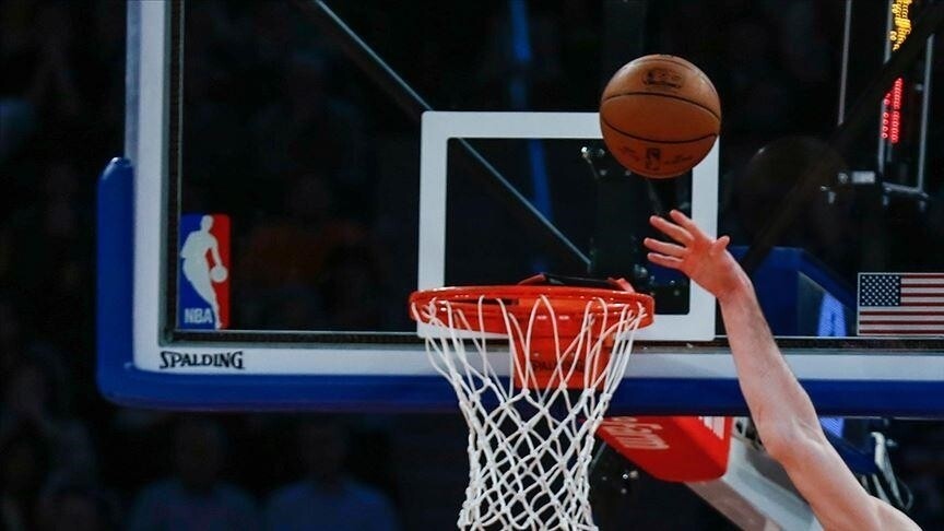 NBA'de Raptors, Cavaliers'ı yenerek seriyi 2-1'e getirdi