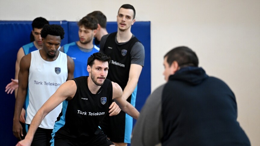 Türk Telekomlu basketbolculara göre Anadolu Efes serisinde 