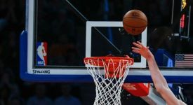Knicks, NBA finallerinin en büyük geri dönüşünü yaparak Spurs'ü mağlup etti
