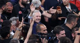 Fenerbahçe Başkanı Aziz Yıldırım ve yönetim kurulu üyeleri, mazbatalarını aldı